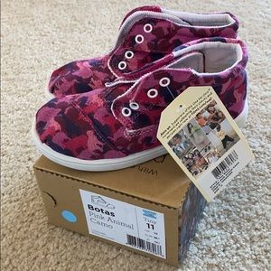 Tom pink animal camo sz toddler 11
